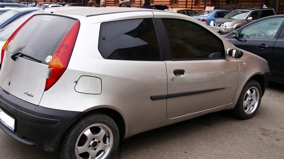 FIAT Punto 1.2 8V (3D) 5