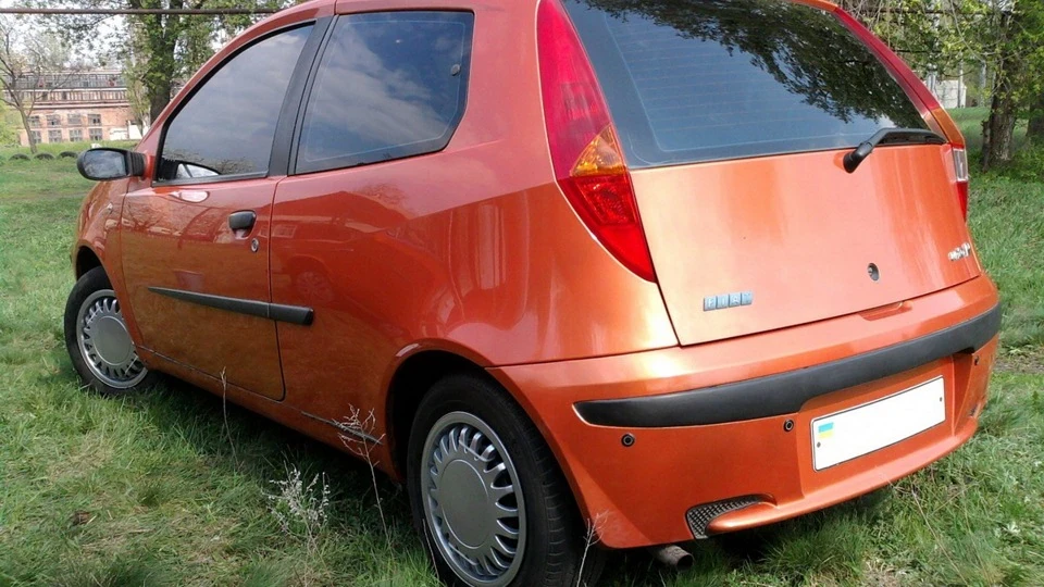 FIAT Punto ORANGE bullet 2