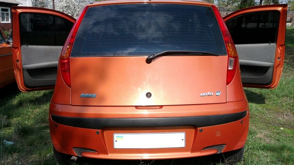 FIAT Punto ORANGE bullet 4