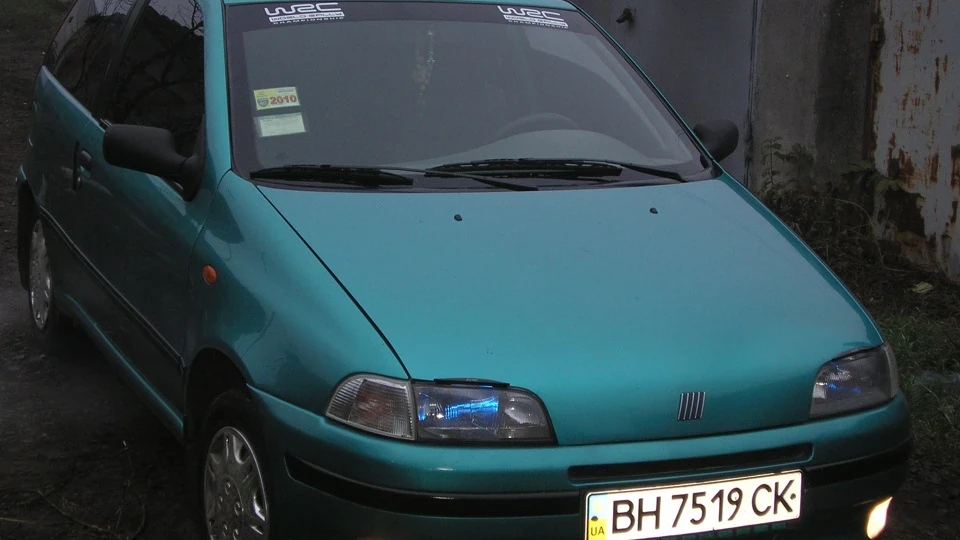 FIAT Punto Зелений металік