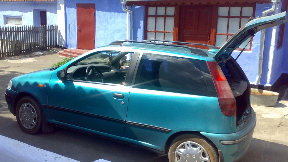 FIAT Punto Зелений металік 3