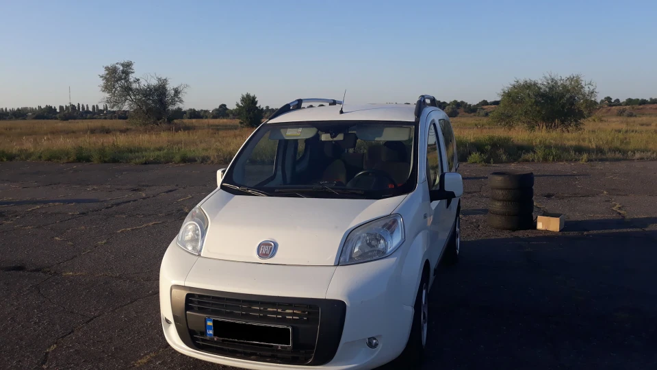 FIAT Qubo Білий Кубик