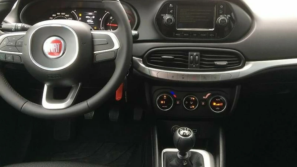 FIAT Tipo (2015) Сірий? 4