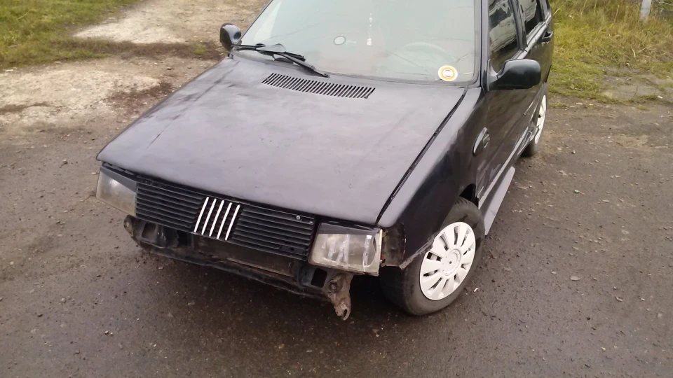 FIAT Uno 1.5))) 5