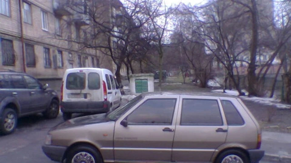 FIAT Uno Dark Mamont 4