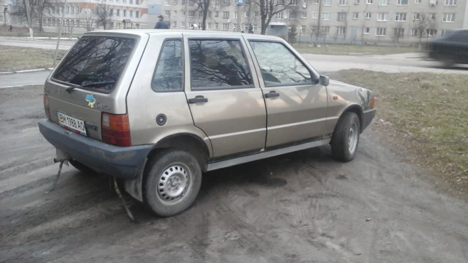 FIAT Uno оливковий металік 4