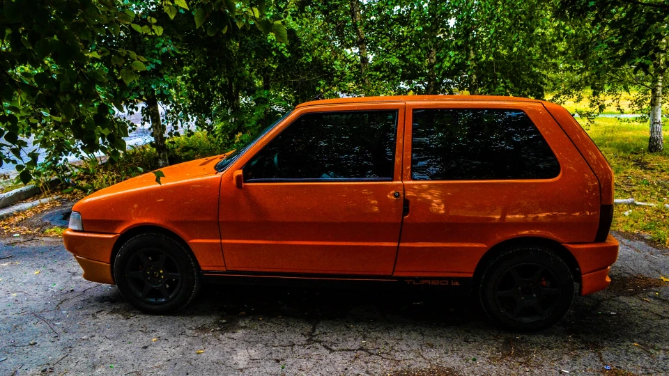 FIAT Uno "TurbOrangE" 4