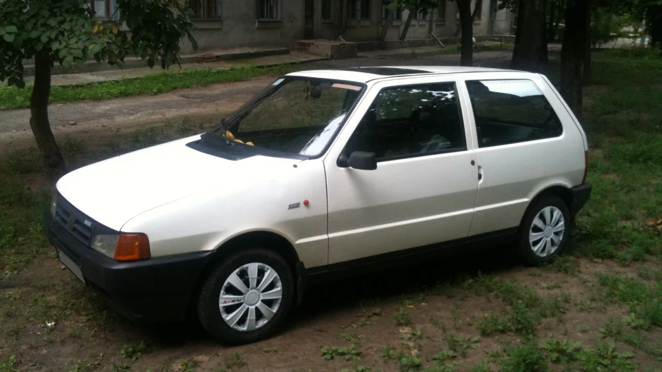 FIAT Uno "White Angel" 2