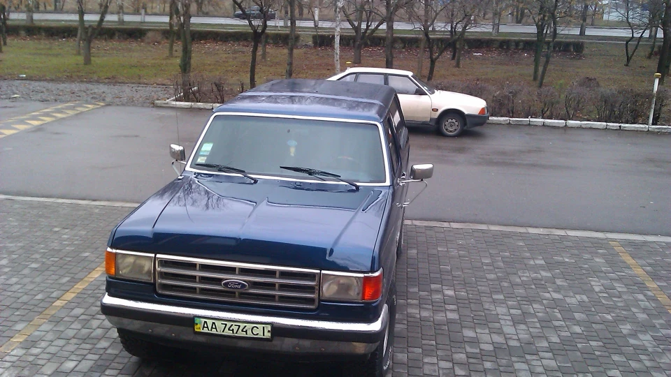 Ford Bronco металік 5.0, MB w140 2