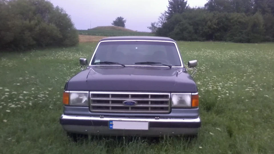 Ford Bronco V8 5