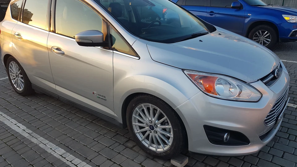 Ford C-Max Hybrid plug-in 2