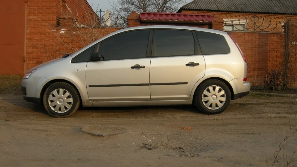 Ford C-Max сімейний автомобіль 2