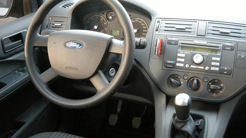 Ford C-Max сімейний автомобіль 4