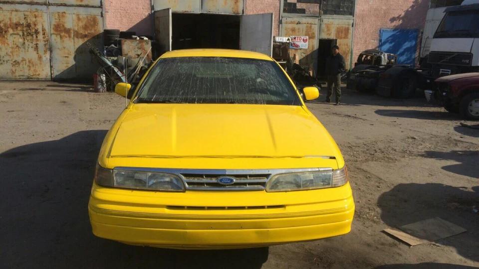 Ford Crown Victoria New York city taxi 3