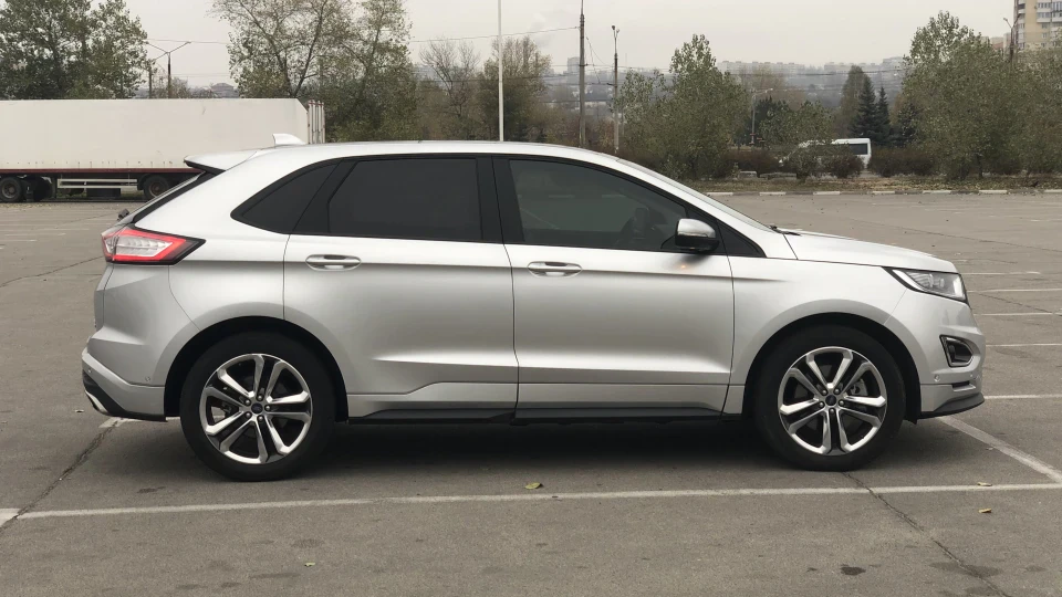 Ford Edge 2.7 5