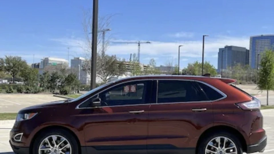 Ford Edge Titanium AWD 2
