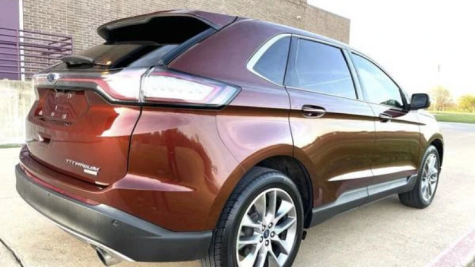 Ford Edge Titanium AWD 3