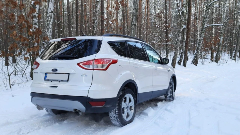 Ford Escape 4
