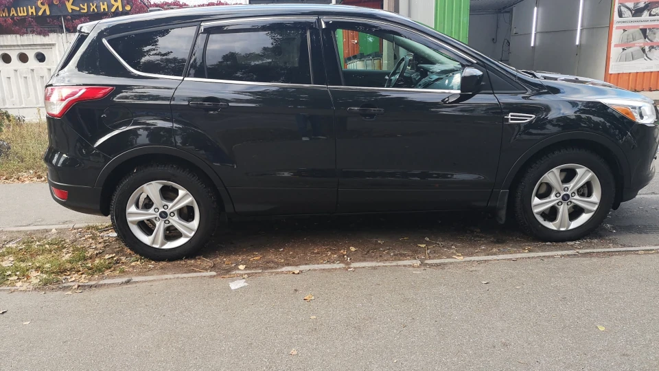 Ford Escape 2