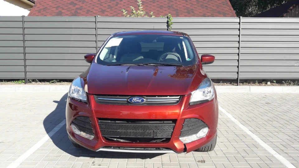 Ford Escape 2.0 турбо рижик) 2