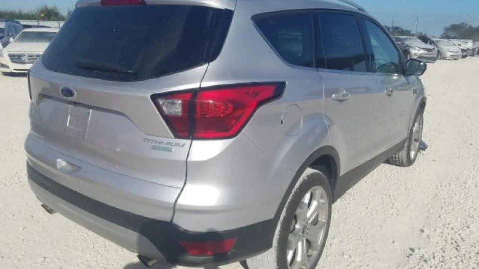 Ford Escape 2.0 Turbo 3