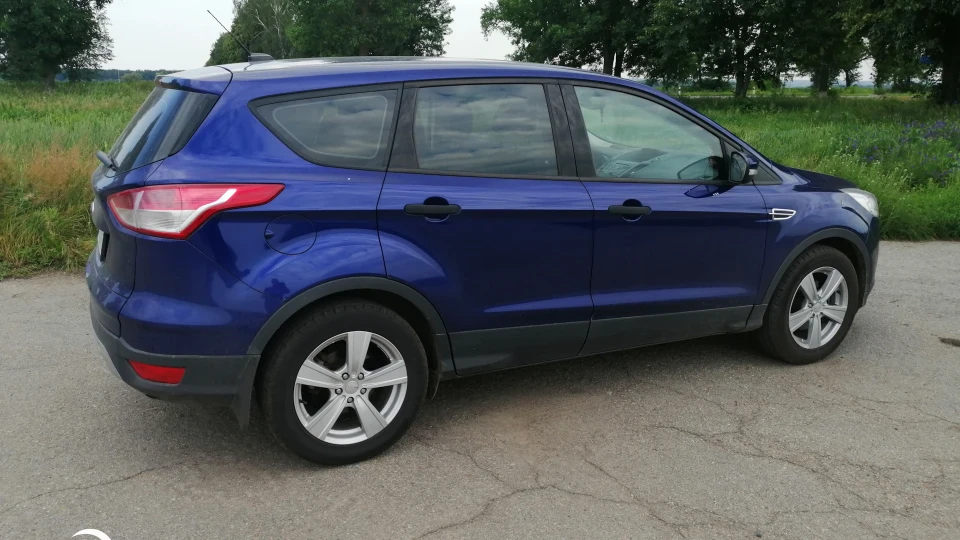 Ford Escape 2.5 S Синячок 2
