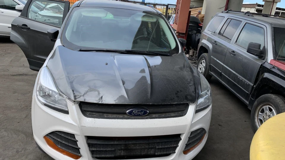 Ford Escape 2.5 SE 3