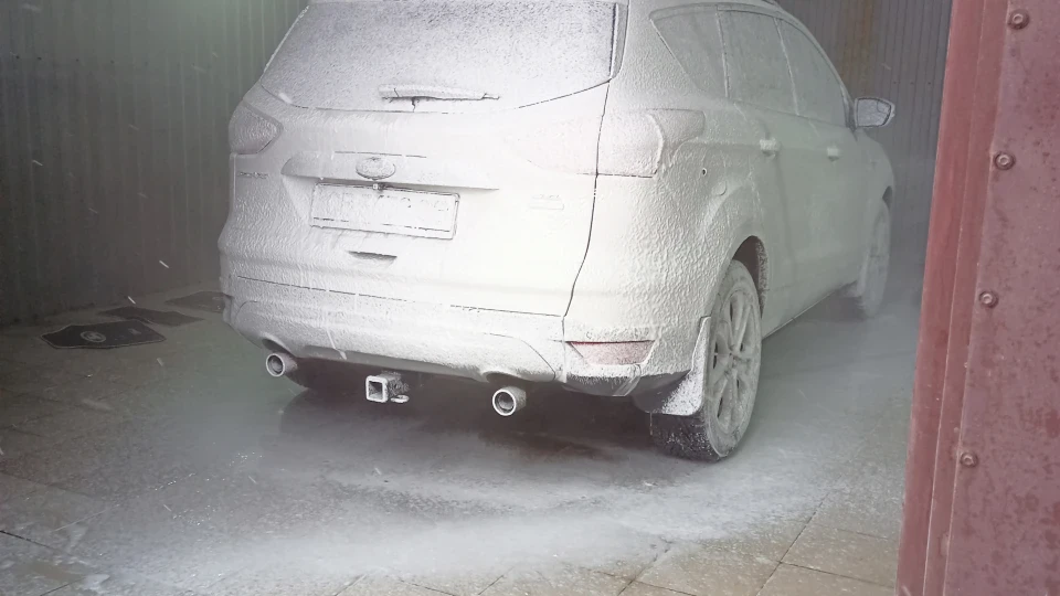Ford Escape Білий перламутр 1.6 3