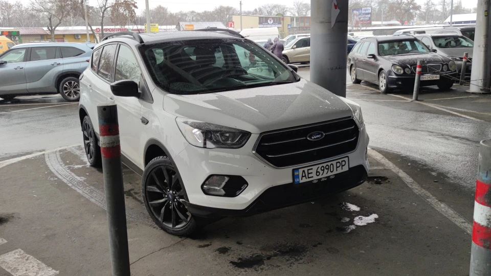 Ford Escape Black Edition 2