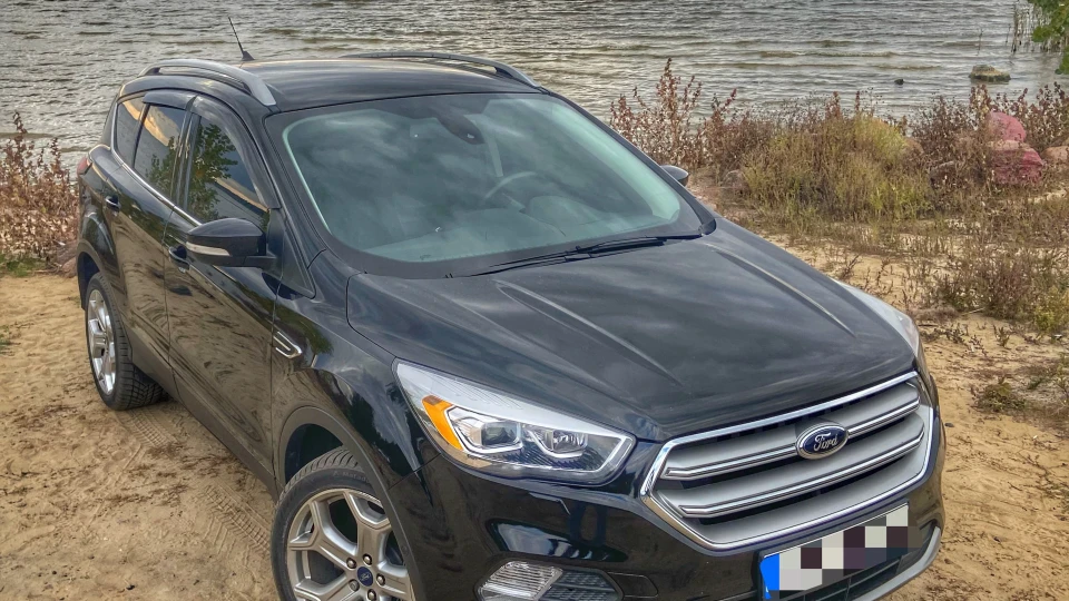 Ford Escape Чорний брат 2