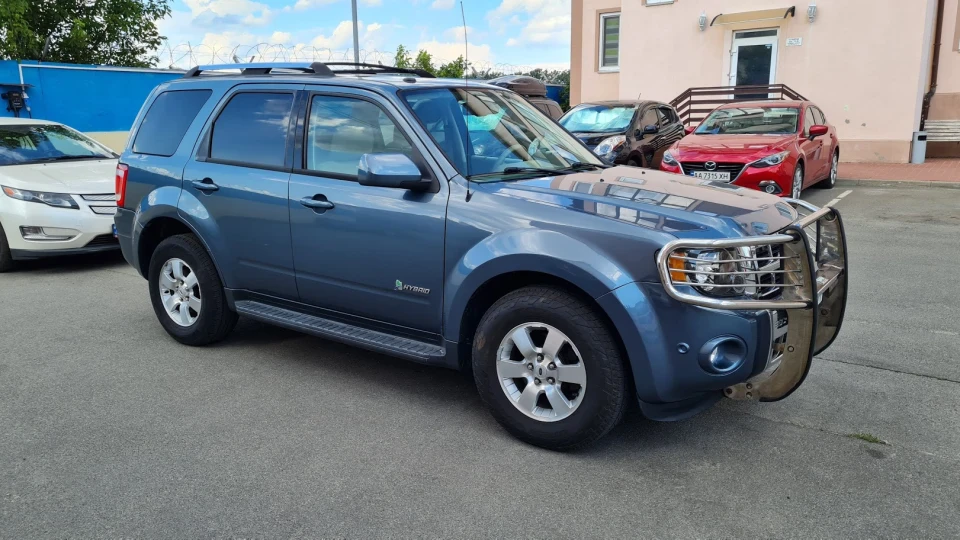 Ford Escape Hybrid 4x4 Бобик у ТОПe