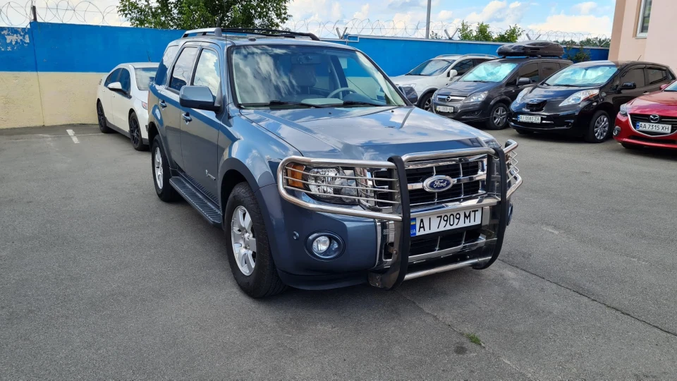 Ford Escape Hybrid 4x4 Бобик у ТОПe 2