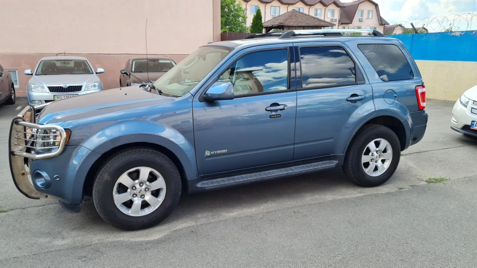 Ford Escape Hybrid 4x4 Бобик у ТОПe 4