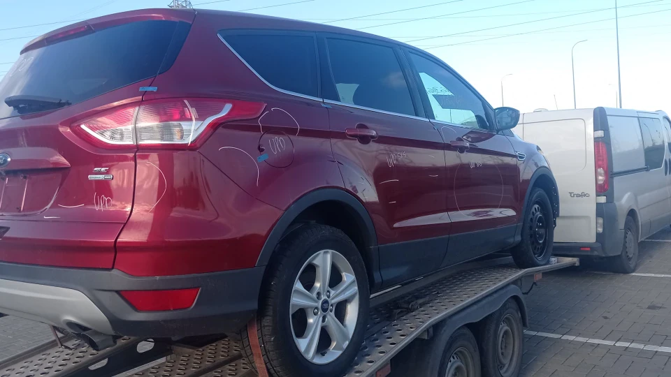 Ford Escape Ruby Red Metal 2.0 турбо