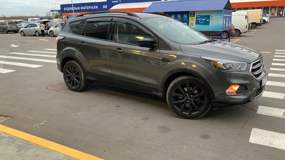 Ford Escape СІРИЙ