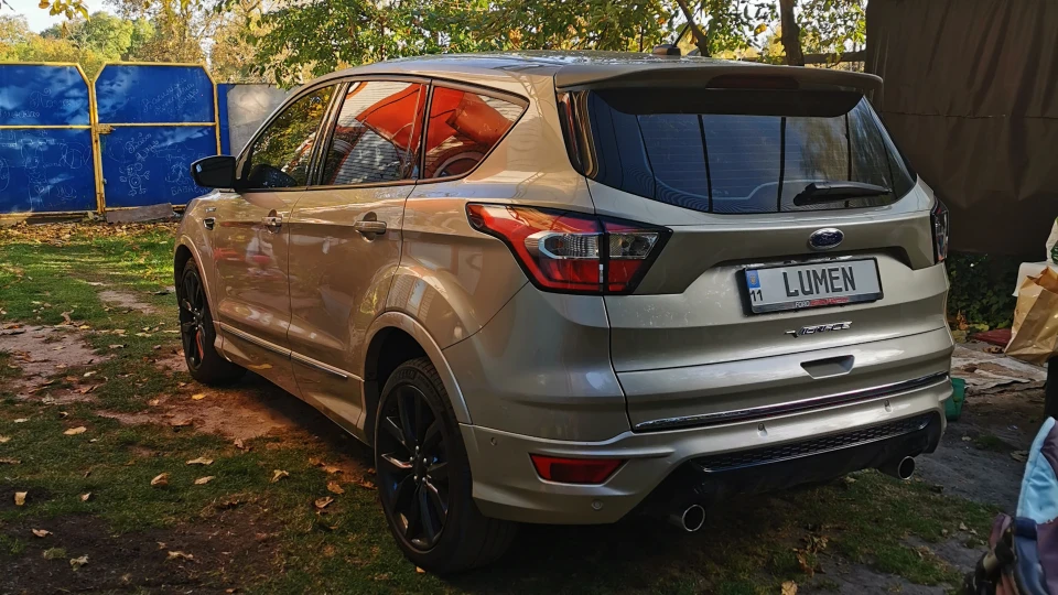 Ford Escape Vignale 2