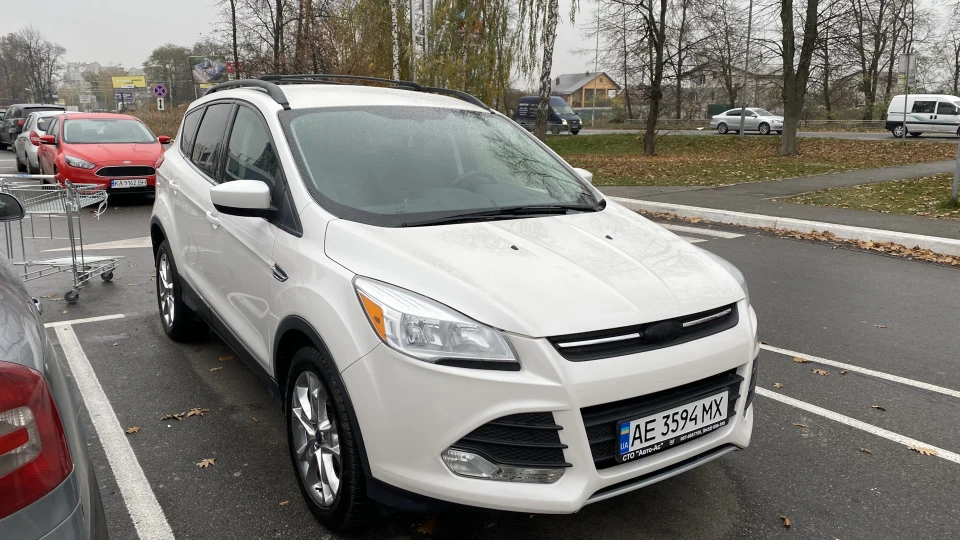 Ford Escape White Pearl