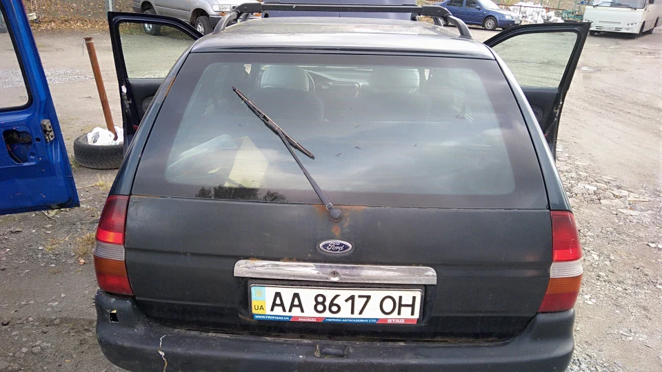 Ford Escort 2