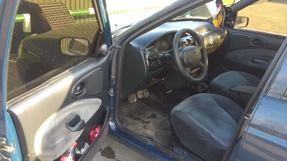 Ford Escort 2