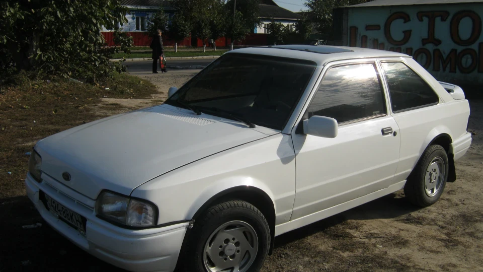 Ford Escort 2