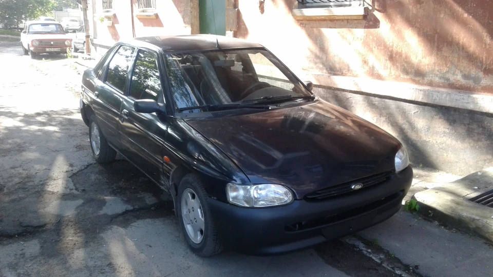 Ford Escort . 2