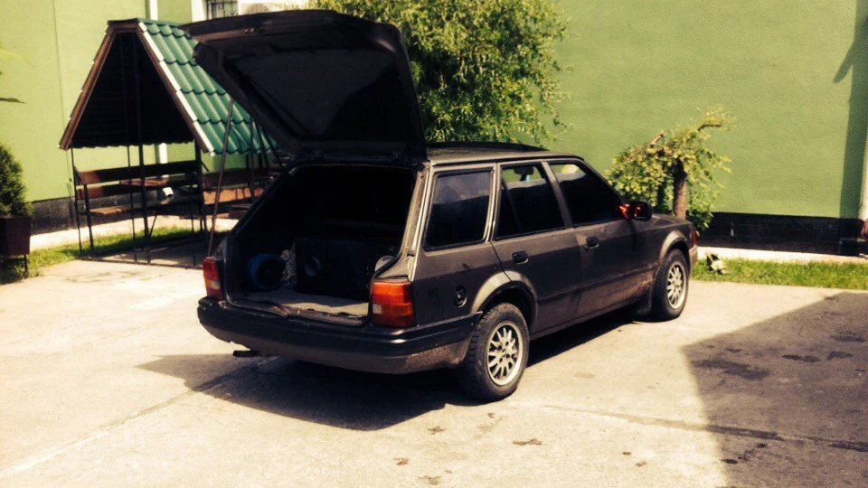 Ford Escort 2