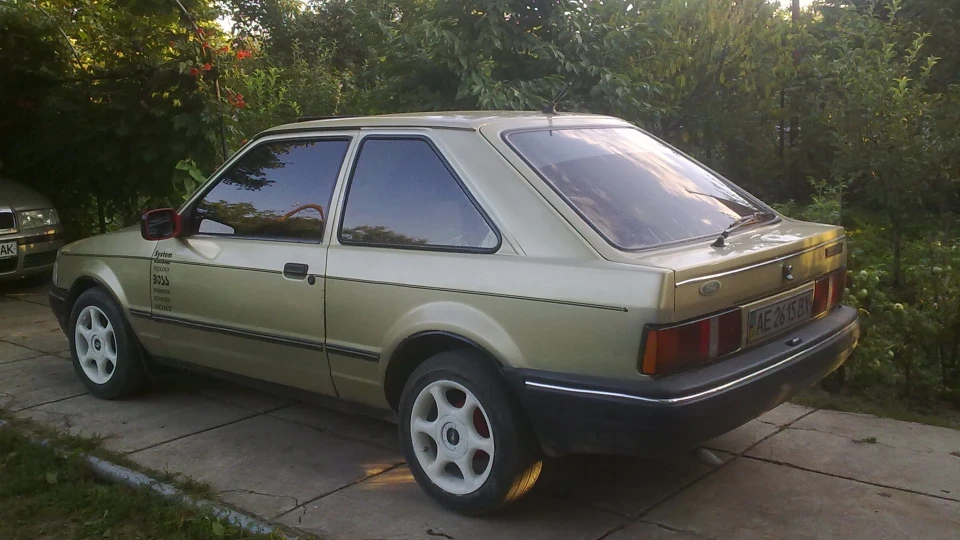 Ford Escort 2