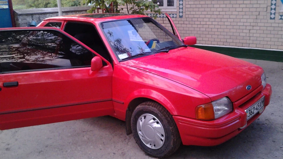 Ford Escort 2