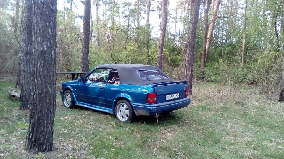 Ford Escort 2