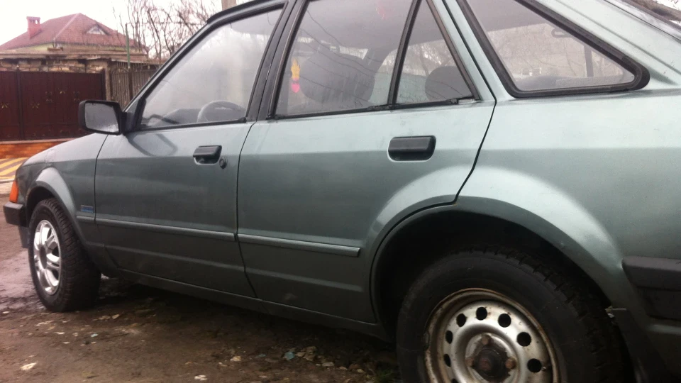 Ford Escort 2