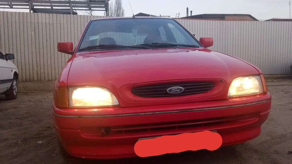 Ford Escort 2