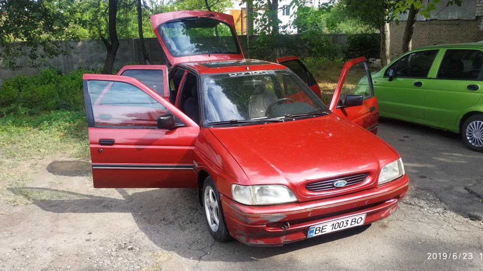 Ford Escort 2
