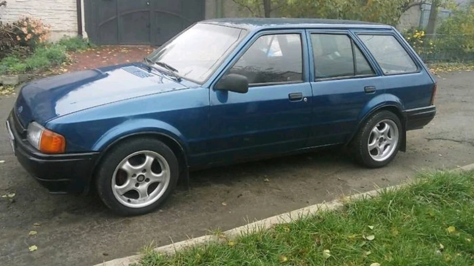 Ford Escort 5