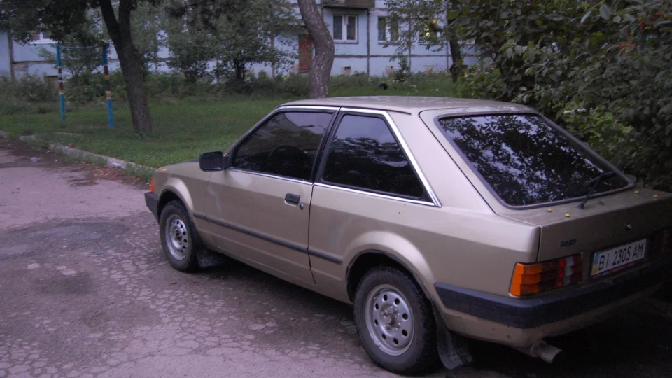 Ford Escort 2